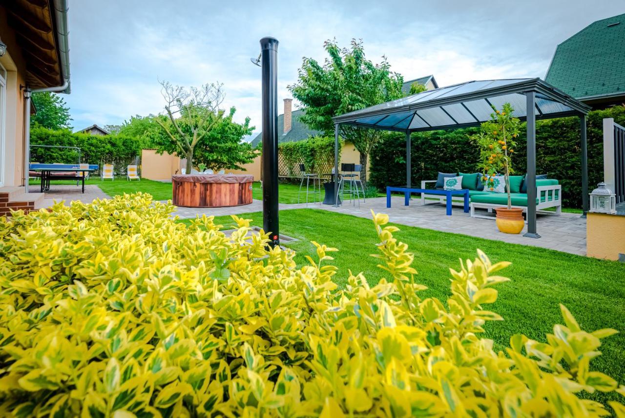 Sunny Garden Pihenohaz Villa Siofok Ngoại thất bức ảnh